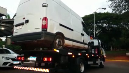 Van carregada com cigarros é apreendida pela CHOQUE na PR-180