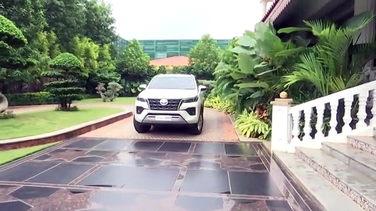 సీఎం జగన్ మోహన్ రెడ్డితో మెగాస్టార్ చిరంజీవి