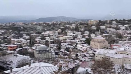 Safranbolu'nun tarihi konakları karla beyaza büründü