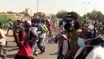 السودان.. مسيرات جديدة تندد باستهداف الطواقم الطبية وتنديد بممارسة العسكر ترهيب الإعلام