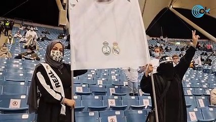 Dos fans de Benzema nos demuestran que las mujeres sí pueden ir al fútbol en Arabia