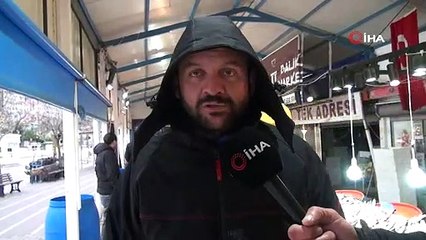 Fırtına balık tezgahlarını süpürdü