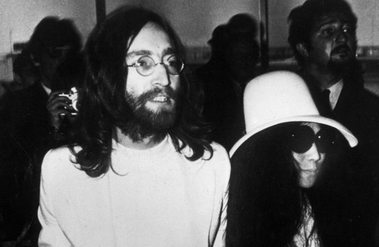 Le guitariste d’Elton John révèle comment John Lennon et Yoko Ono se sont réconcilié