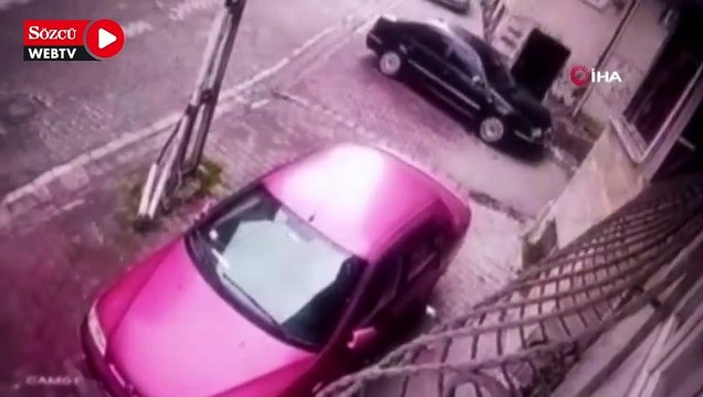 Esenyurt'ta 16 yaşındaki gencin balkondan düşme anı kamerada