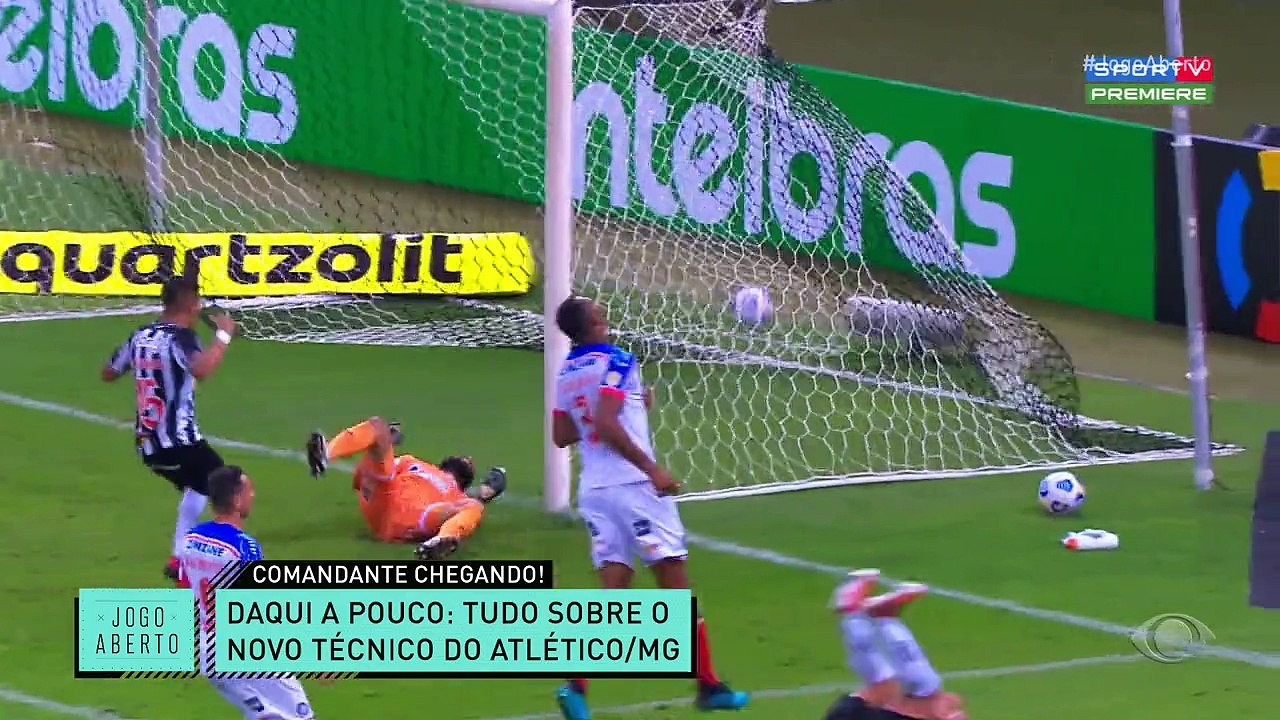 Muita gente não colocava fé, mas o atacante Hulk voltou ao Brasil e mostrou que joga muita bola! Destaque do Galo em 2021, o atacante foi artilheiro e decisivo no ano mágico do Atlético.#JogoAberto