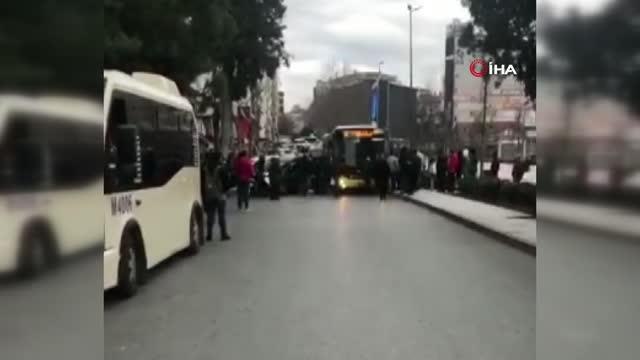 İETT şoförü değil kabadayı ... İETT şoförü hem sürücülerle hem de vatandaşlarla yol verme tartışmasına girdi