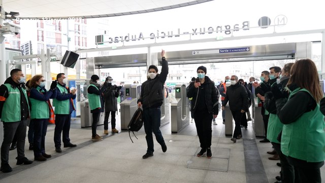 « Ça va changer mon quotidien » : après 45 ans d’attente, les deux nouvelles stations de la ligne 4 entrent en service