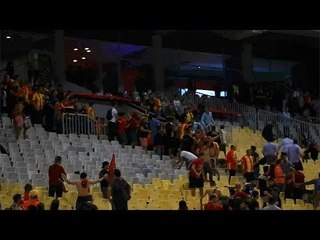 اشتباكات بين جمهور الأهلي والترجي التونسي بعد المباراة