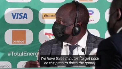 Bizarre moment as Mali's presser is cut short to restart game