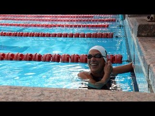 نجوى بطلة سباحة بعد ال60.. العمر مجرد رقم