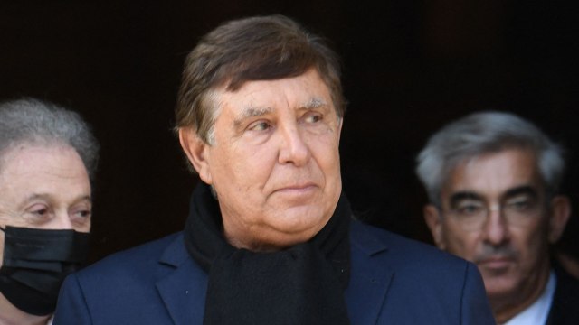 VOICI : Jean-Pierre Foucault en deuil : l’animateur pleure la mort du journaliste marseillais André de Rocca