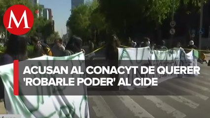 Plantón pacífico CIDE en el Senado