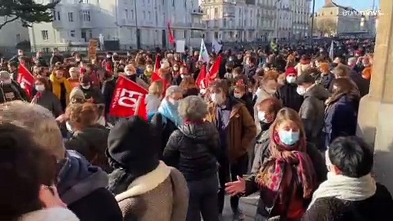 Gegen Corona-Chaos und Erschöpfung: ´Landesweiter Schulstreik in Frankreich