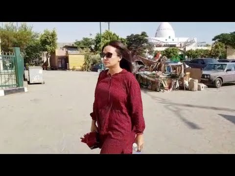 أحمد حلمي وهند صبري وآسر ياسين يشاركون في تشييع جنازة والدة يسرا