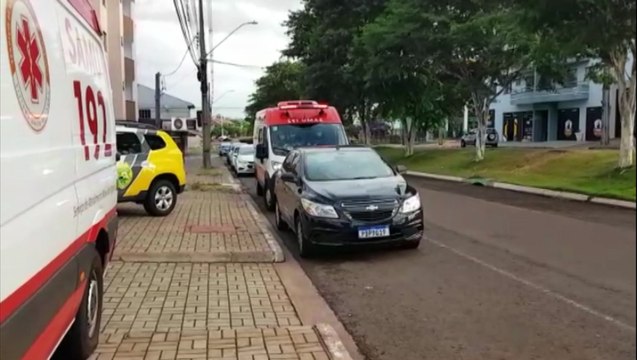 Mulher em surto ameaça moradores de residencial na Avenida da FAG