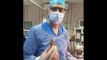 طبيب يستخرج محمول من بطن مريض: أول مرة أشوف حد بالع موبايل