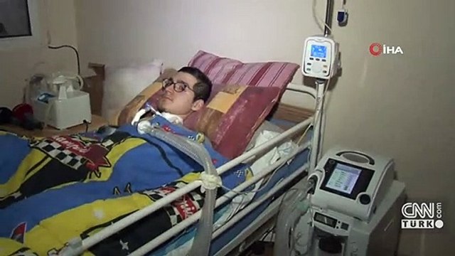 Uçan çatı elektrik tellerini kopardı... Solunum cihazına bağlı genç için zamanla yarıştılar