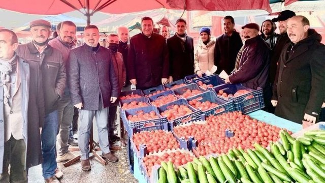 Akaryakıt zamları nakliye giderlerini artırdı, pazarcı esnafı karsız ürün satıyor