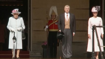 Ratu Elizabeth Copot Gelar Kebangsawanan Pangeran Andrew