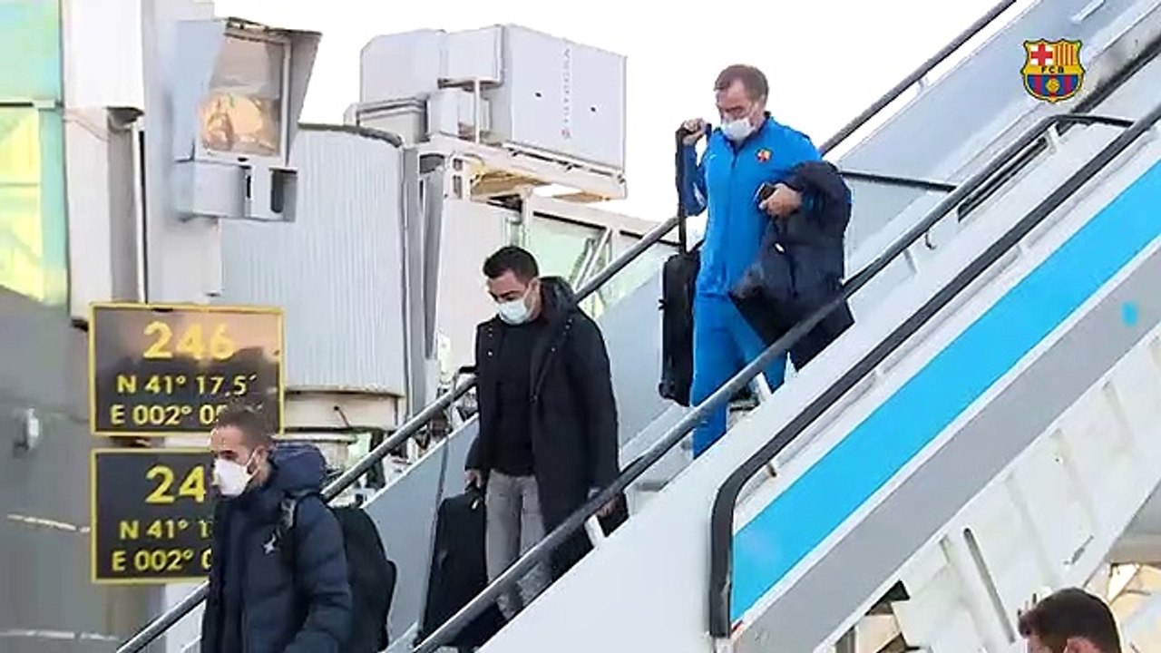 El Barça aterriza en Barcelona tras el clásico / FCB