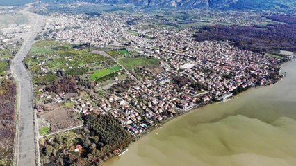 Su altında kalan narenciye bahçeleri havadan görüntülendi