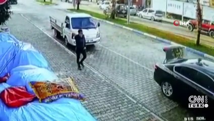 Aracı kirlenmesin diye işçiyi bagajda taşıdı