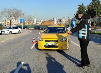 MALTEPE'DE EMNİYET KEMERİ DENETİMİ; 34 SÜRÜCÜYE 6 BİN 664 LİRA CEZA