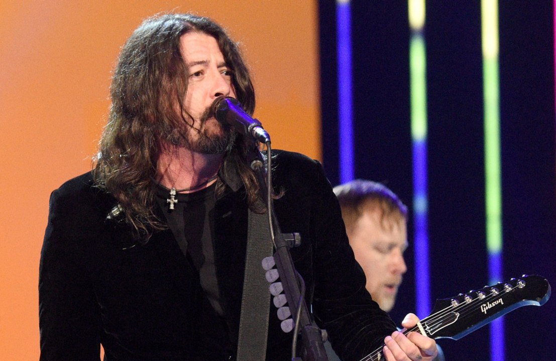 Foo Fighters : Dave Grohl fait peur dans la ban...