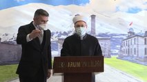 Diyanet İşleri Başkanı Erbaş Erzurum Valiliği ile Büyükşehir Belediyesini ziyaret etti