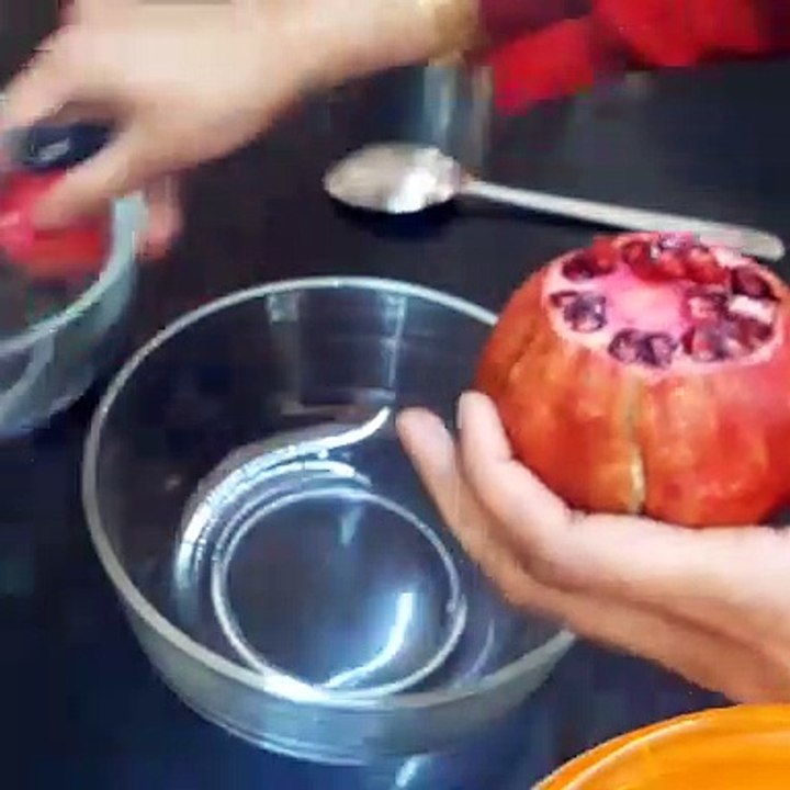 Best way to open pomegranate | how to deseed anar |anar dana nikalny ka tarika | Cooking With Hira
