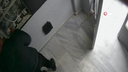 Büyükçekmece elektrik kesen görevlilere "mınçıka" ile dayak kamerada