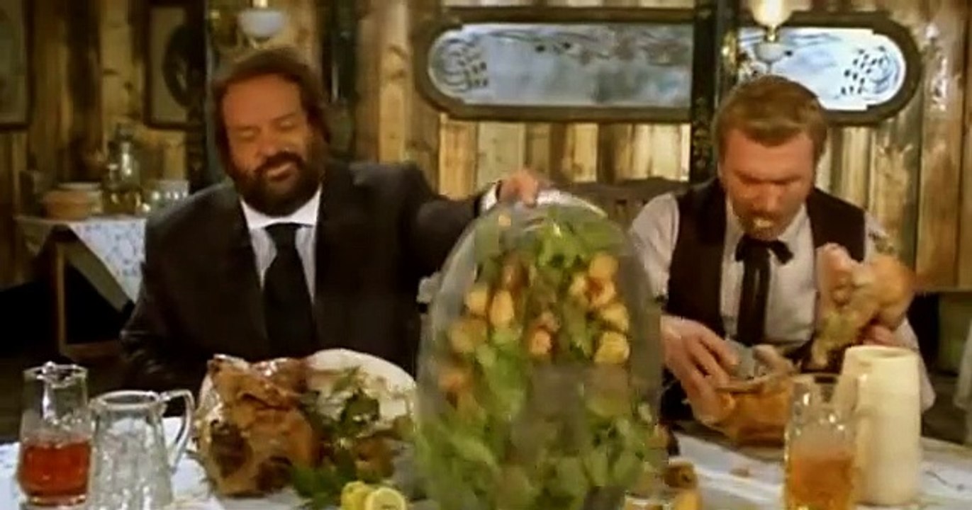 Bud spencer scene migliori Film Occhio alla penna scena della mangiata