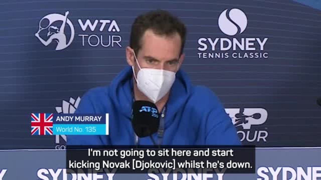 Murray won't 'kick Djokovic while he's down'