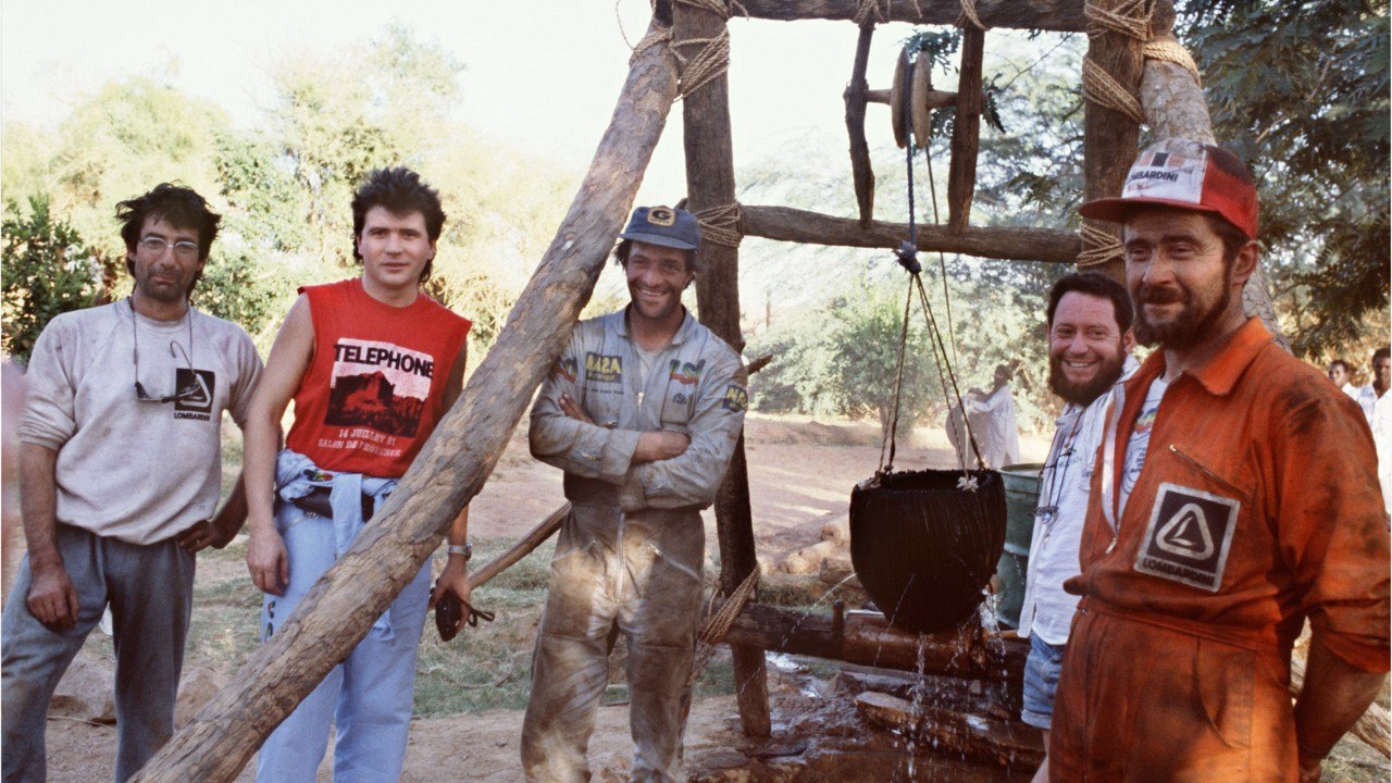 GALA VIDEO - Daniel Balavoine : que s’est-il vraiment passé le jour de l’accident d’hélicoptère ?