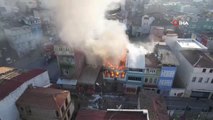 Son dakika haberleri... Fatih'te 2 katlı ahşap binada yangın