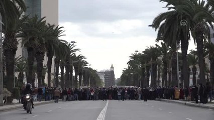 Son dakika haberi... Cumhurbaşkanı Said'in kararlarının protesto edildiği eyleme müdahale (2)