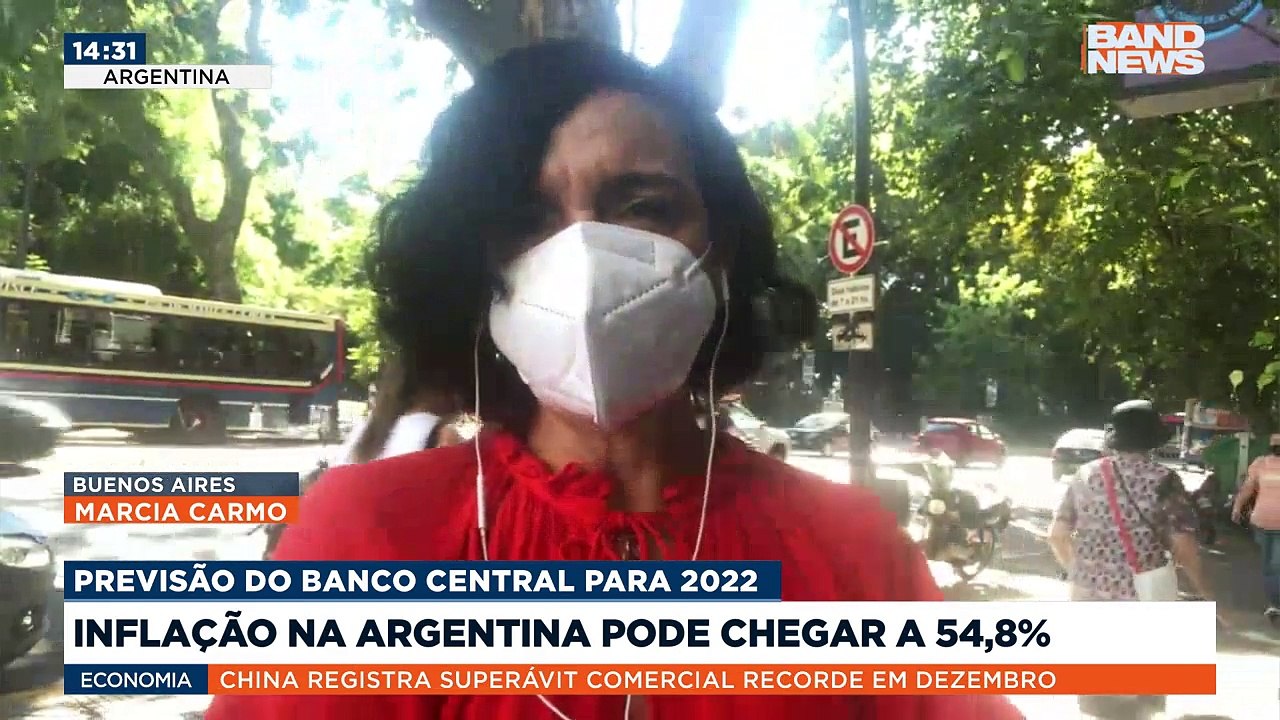 A perspectiva para a inflação na Argentina neste ano é de 54,8%, segundo levantamento do Banco Central. A correspondente Marcia Carmo traz detalhes, direto de Buenos Aires.