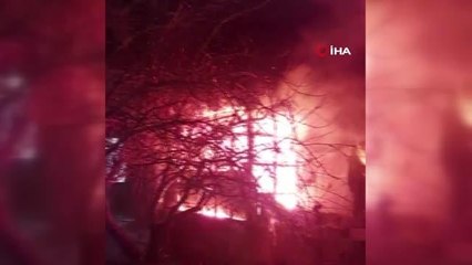 Son dakika haber! Saman ve odun dolu metruk evde yangın