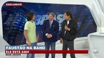 Faustão invade Brasil Urgente e bate um papo com Datena sobre a estreia do programa e dá detalhes sobre os novos quadros. João, o filho do Faustão, também participa da conversa.Faustão na Band estreia dia 17 de janeiro às 20h30.