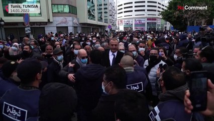 Tunus'ta 'Yasemin Devrimi'nin 11. yıl dönümünde göstericilere polis müdahalesi