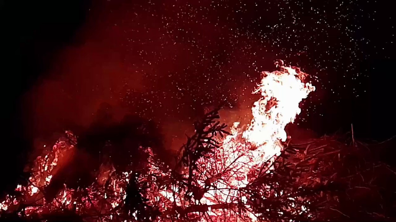 Feuer in zeitlupe - fire in slow motion