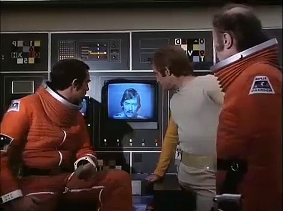 Space 1999 S01 E12 Voyager S Return