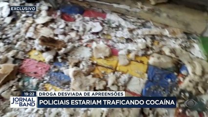 Segundo o ministério público, policiais estariam num esquema com o PCC para mandar a drogas para o exterior.