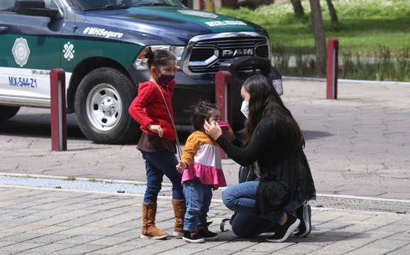 México vuelve a romper récord de contagios diarios de covid; suma 44 mil 293