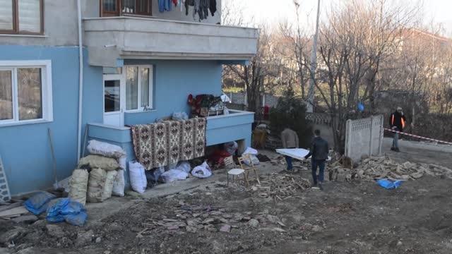 KIRKLARELİ - Taşkında ağır hasar gören binaların yıkımına başlandı