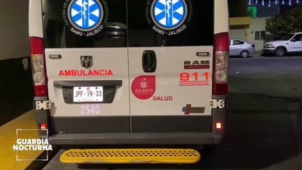 Localizan a una persona desnuda y abrazada a un poste en la colonia Oblatos