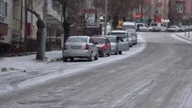 Çankırı'ya yılın ilk karı düştü, kent merkezi beyaza büründü