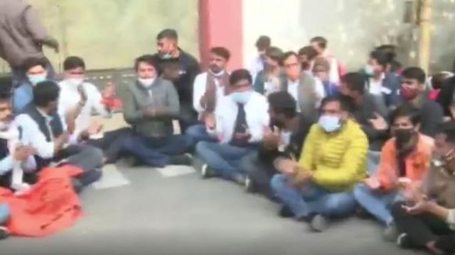 BJP workers protest against Rajasthan minister Mamta Bhupesh