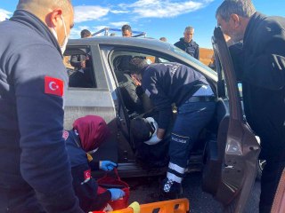 Şanlıurfa'da tır, kamyonet ve otomobil çarpıştı: 1'i asker 3 yaralı