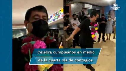 Con banda en vivo, baile y cubrebocas: así celebra Salgado Macedonio su cumpleaños 65